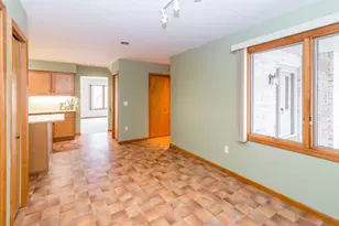 327 Cottonwood Ln, Saline, MI 48176 - Photo 17