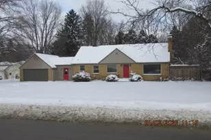 2589 Lake Michigan Dr NW, Grand Rapids, MI 49504 - Photo 37