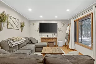 9765 McClements Rd, Brighton, MI 48114 - Photo 5