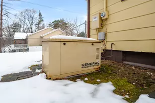 806 E 4th St, Lawton, MI 49065 - Photo 21