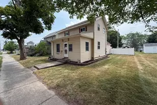 117 N 3rd Ave, Big Rapids, MI 49307 - Photo 1