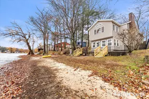 10463 Poplar Dr NE, Rockford, MI 49341 - Photo 7