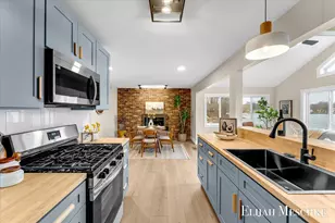 10463 Poplar Dr NE, Rockford, MI 49341 - Photo 9