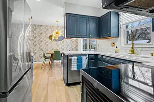 8539 Dolphin St, Portage, MI 49024 - Photo 9