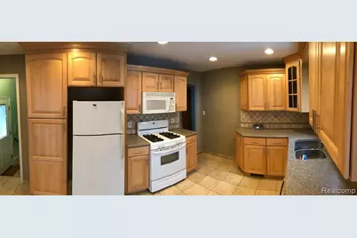 924 E Windemere Avenue, Royal Oak, MI 48073 - Photo 31