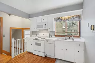 529 Pinecrest St, Holland, MI 49424 - Photo 9