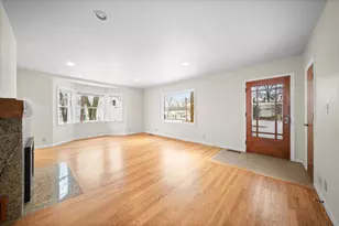 721 N Jefferson St, Lowell, MI 49331 - Photo 5