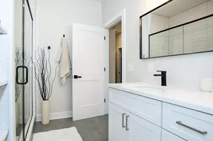 629 Fairview Ave NE, Grand Rapids, MI 49503 - Photo 21