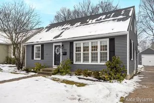 1159 Lakeside Dr SE, Grand Rapids, MI 49506 - Photo 3