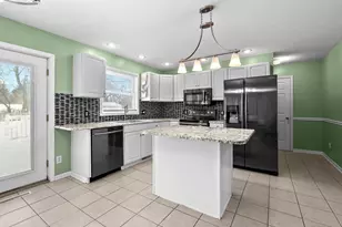 3733 Starchief Dr, Kalamazoo, MI 49048 - Photo 9