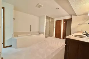 1554 E Harbour Towne Cir, Muskegon, MI 49441 - Photo 25