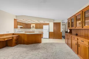 2864 S Wentward Ct, Hudsonville, MI 49426 - Photo 5