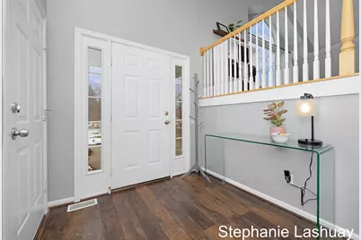 881 Maynard NW, Grand Rapids, MI 49504 - Photo 5