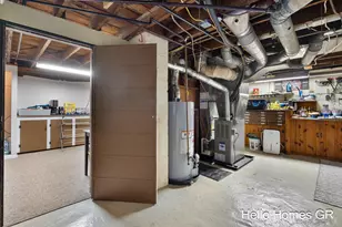 450 Kenwood Street NE, Grand Rapids, MI 49505 - Photo 27