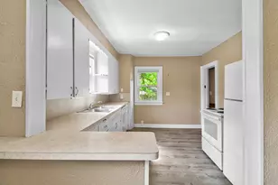 1047 Eastern Ave NE, Grand Rapids, MI 49503 - Photo 13