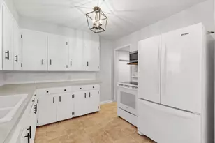 2113 Hamstead Rd NW, Grand Rapids, MI 49504 - Photo 11