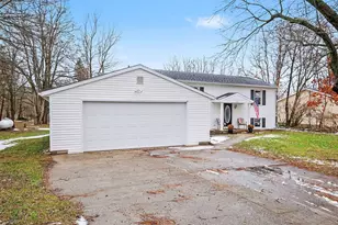 582 W Tuttle Rd, Ionia, MI 48846 - Photo 3