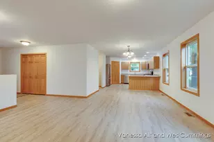 902 N York St, Belding, MI 48809 - Photo 9