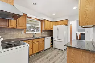 6382 Houghten Dr, Troy, MI 48098 - Photo 11