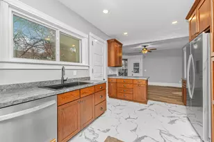 218 S Oliver St, Charlotte, MI 48813 - Photo 9