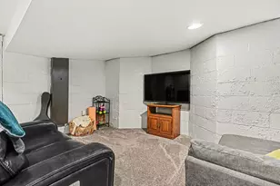 1221 Cambridge Dr, Kalamazoo, MI 49001 - Photo 17