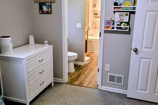 220 S Division St, Zeeland, MI 49464 - Photo 45