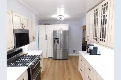 220 S Division Street, Zeeland, MI 49464 - Photo 7