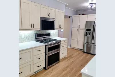 220 S Division Street, Zeeland, MI 49464 - Photo 11