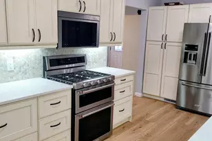 220 S Division St, Zeeland, MI 49464 - Photo 11