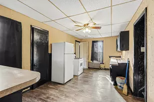 180 Calhoun St, Battle Creek, MI 49017 - Photo 3