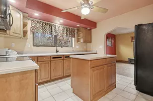 950 Capital Ave SW, Battle Creek, MI 49015 - Photo 9