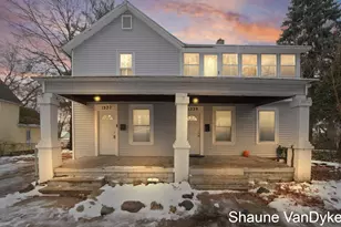 1537 Broadway Ave NW, Grand Rapids, MI 49504 - Photo 1