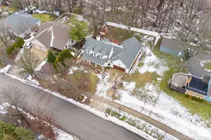 975 Songbird Ln, Holland, MI 49423 - Photo 5