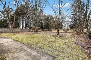 144 Downey Dr, Benton Harbor, MI 49022 - Photo 15