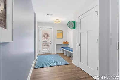 160 Keewatin Way #Unit D/9, Douglas, MI 49406 - Photo 5