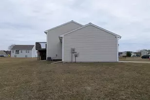 6230 Summer Ridge Ct, Greenville, MI 48838 - Photo 3