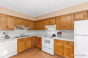 5064 Green Meadow Rd, Kalamazoo, MI 49009 - Photo 11