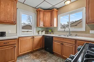 1025 Burton St SE, Grand Rapids, MI 49507 - Photo 9