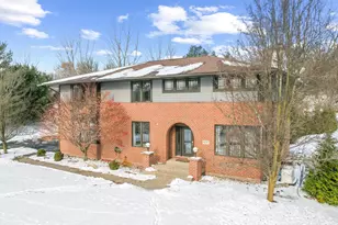 5257 N Meadow Ct, Ann Arbor, MI 48105 - Photo 3