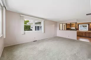 911 W Water St, New Buffalo, MI 49117 - Photo 9