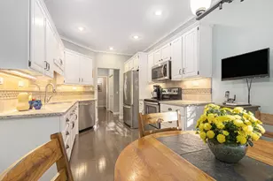 2031 N Cross Creek Dr SE, Grand Rapids, MI 49508 - Photo 9