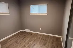 29121 Mark Ave, Madison Heights, MI 48071 - Photo 5