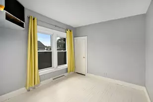 919 Lawndale St, Ludington, MI 49431 - Photo 13