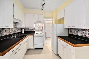 919 Lawndale St, Ludington, MI 49431 - Photo 7