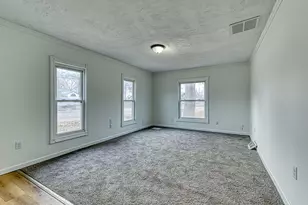 439 E Monroe St, Dundee, MI 48131 - Photo 3