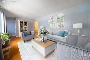 8252 Lamplight Dr, Jenison, MI 49428 - Photo 3