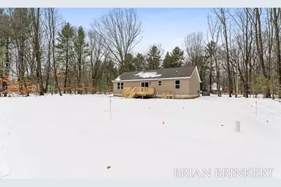 5233 W Lakewood Road, Whitehall, MI 49461 - Photo 5