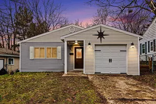 246 Laurel Dr, Battle Creek, MI 49017 - Photo 1