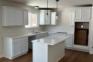 6470 Earl June Ct, Dexter, MI 48130 - Photo 3