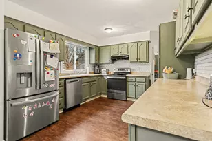 19 Thorncroft Ave, Battle Creek, MI 49017 - Photo 7